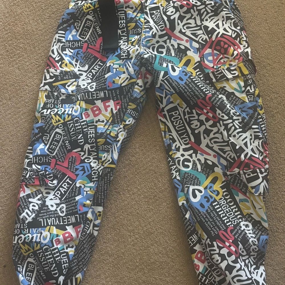 VIP Multicolor Graphic Print Cropped Cargo Pants